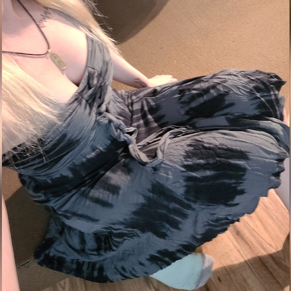 Dress - Picture 4 of 5